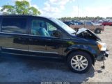 CHRYSLER TOWN & COUNTRY TOURING снимка