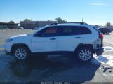 JEEP CHEROKEE SPORT снимка