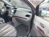 TOYOTA SIENNA XLE/LIMITED снимка