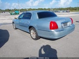 LINCOLN TOWN CAR SIGNATURE LIMITED 1LNHM82V87Y****** photo