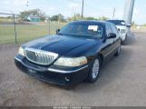 LINCOLN TOWN CAR SIGNATURE LIMITED photo