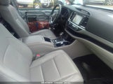 TOYOTA HIGHLANDER XLE 5TDKZRFH2HS****** снимка