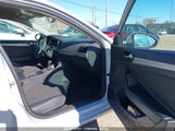VOLKSWAGEN JETTA 1.4T R-LINE/1.4T S/1.4T SE 3VWCB7BU4KM132093 fotografie