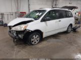 TOYOTA SIENNA LE photo