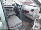 CHRYSLER TOWN & COUNTRY TOURING снимка