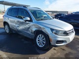 VOLKSWAGEN TIGUAN LIMITED 2.0T WVGAV7AX4JK****** fotografie