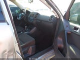 VOLKSWAGEN TIGUAN LIMITED 2.0T WVGAV7AX4JK****** fotografie