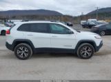 JEEP CHEROKEE TRAILHAWK photo