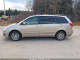 TOYOTA SIENNA XLE снимка