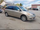 TOYOTA SIENNA XLE снимка