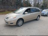 TOYOTA SIENNA XLE снимка