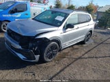VOLKSWAGEN TIGUAN 2.0T SE R-LINE BLACK 3VV8B7AX2NM****** photo