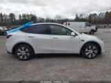 TESLA MODEL Y AWD/LONG RANGE DUAL MOTOR ALL-WHEEL DRIVE снимка