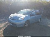 TOYOTA SIENNA LE photo