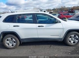 JEEP CHEROKEE SPORT 1C4PJMAB1GW****** снимка