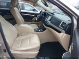 TOYOTA HIGHLANDER XLE V6 5TDJKRFH0ES****** снимка