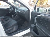 VOLKSWAGEN TIGUAN 2.0T SE R-LINE BLACK 3VVCB7AX2NM****** photo