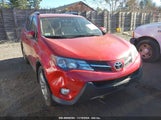 TOYOTA RAV4 XLE JTMRFREV8FJ****** снимка