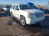 GMC YUKON DENALI снимка