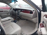 LINCOLN TOWN CAR SIGNATURE 1LNHM81W44Y****** photo