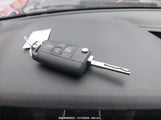 VOLKSWAGEN TIGUAN 2.0T S 3VV1B7AX3LM127590 снимка