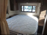 CHEVROLET EXPRESS CUTAWAY 4500 VAN 1HA6GUCGXJN****** снимка