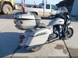 INDIAN MOTORCYCLE CO. PURSUIT DARK HORSE WITH PREMIUM PACKAGE 56KLDFRR2P3****** fotografie