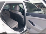HYUNDAI TUCSON SEL KM8J33AL0LU****** снимка