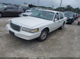 LINCOLN TOWN CAR SIGNATURE 1LNLM82W0VY****** photo