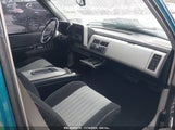 CHEVROLET GMT-400 C1500 1GCDC14K6NZ****** снимка