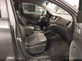 HYUNDAI TUCSON LIMITED KM8J3CA21JU****** снимка