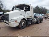 VOLVO VN VNM 4V4MC9EH8DN****** снимка
