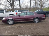 LINCOLN TOWN CAR SIGNATURE LIMITED 2LNBL8CVXAX615949 photo