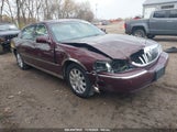 LINCOLN TOWN CAR SIGNATURE LIMITED 2LNBL8CVXAX615949 снимка
