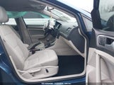VOLKSWAGEN GOLF TSI S 4-DOOR/TSI WOLFSBURG EDITION 4-DOOR 3VW117AU6HM****** fotografie