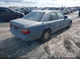 MERCEDES-BENZ 300 E WDBEA30D2GA****** fotografie