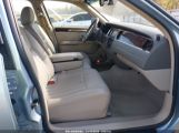 LINCOLN TOWN CAR SIGNATURE 1LNHM81V27Y****** photo
