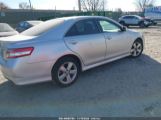 TOYOTA CAMRY SE photo