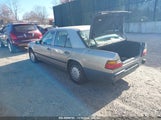 MERCEDES-BENZ 300 E WDBEA30D0HA****** снимка