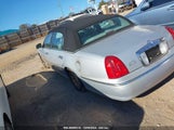 LINCOLN TOWN CAR SIGNATURE 1LNFM82W2WY****** снимка