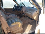 CHEVROLET SUBURBAN K1500 1GNFK16KXSJ****** photo