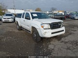 TOYOTA TACOMA BASE V6 5TEUU42N18Z****** снимка