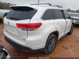 TOYOTA HIGHLANDER XLE 5TDKZRFH5JS****** fotografie