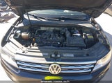 VOLKSWAGEN TIGUAN 2.0T SE/2.0T SEL/2.0T SEL R-LINE/2.0T SEL R-LINE BLACK 3VV3B7AX6KM006575 photo