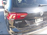 VOLKSWAGEN TIGUAN 2.0T SE/2.0T SEL/2.0T SEL R-LINE/2.0T SEL R-LINE BLACK 3VV3B7AX6KM006575 photo