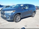 TOYOTA HIGHLANDER XLE 5TDKZRFH3HS****** fotografie