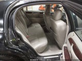 LINCOLN TOWN CAR SIGNATURE LIMITED 2LNHM82V28X****** photo