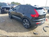VOLVO XC40 T5 R-DESIGN YV4162UM7K2****** снимка
