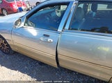LINCOLN TOWN CAR SIGNATURE 1LNHM81W57Y****** снимка