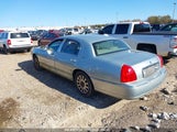 LINCOLN TOWN CAR SIGNATURE 1LNHM81W57Y****** fotografie